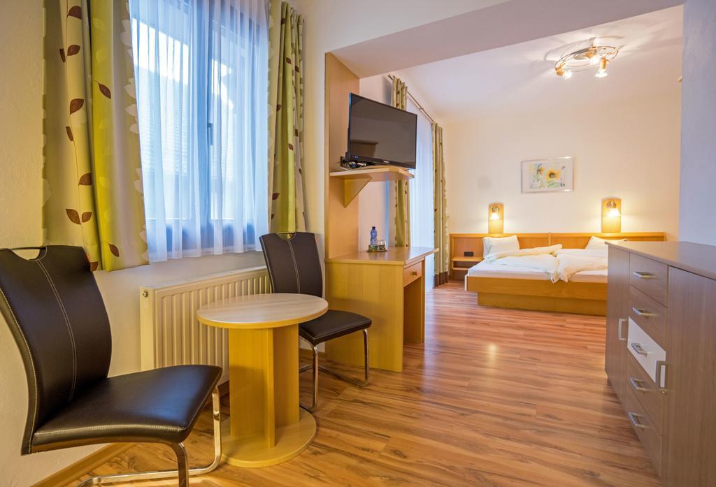 Haus Stampfer Ξενοδοχείο Weissensee Δωμάτιο φωτογραφία